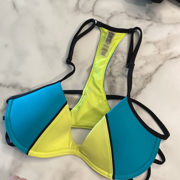 BUNDLE! 2 Swim Tops,1 Pair of Shorts , 2Bras! All size S & XS - Picture 2 of 11